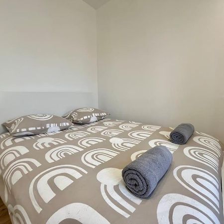 Appartamento T2 Renove A 15 Min De Lyon Pierre-Bénite Esterno foto