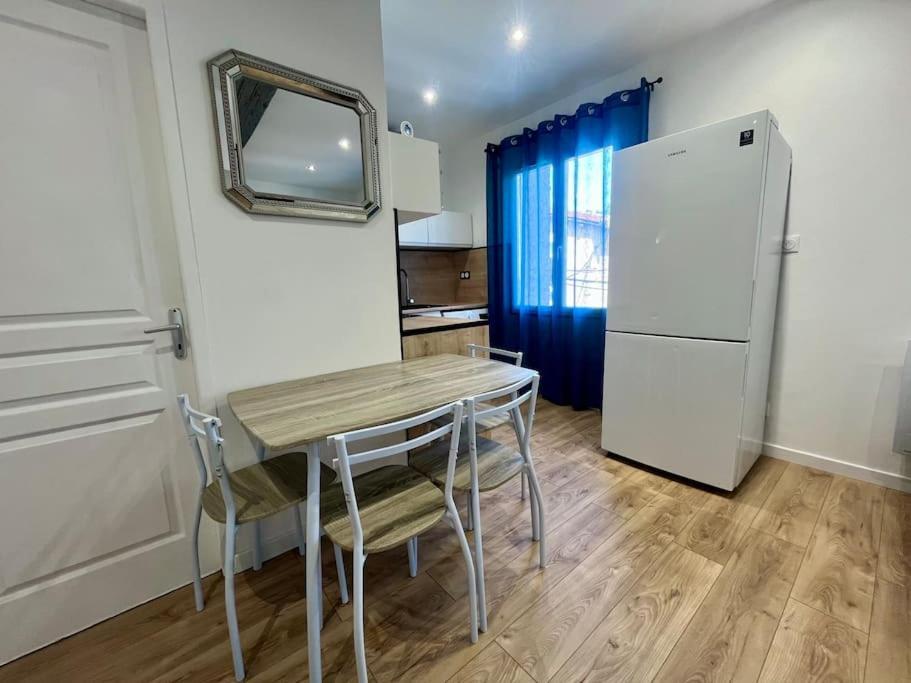 Appartamento T2 Renove A 15 Min De Lyon Pierre-Bénite Esterno foto